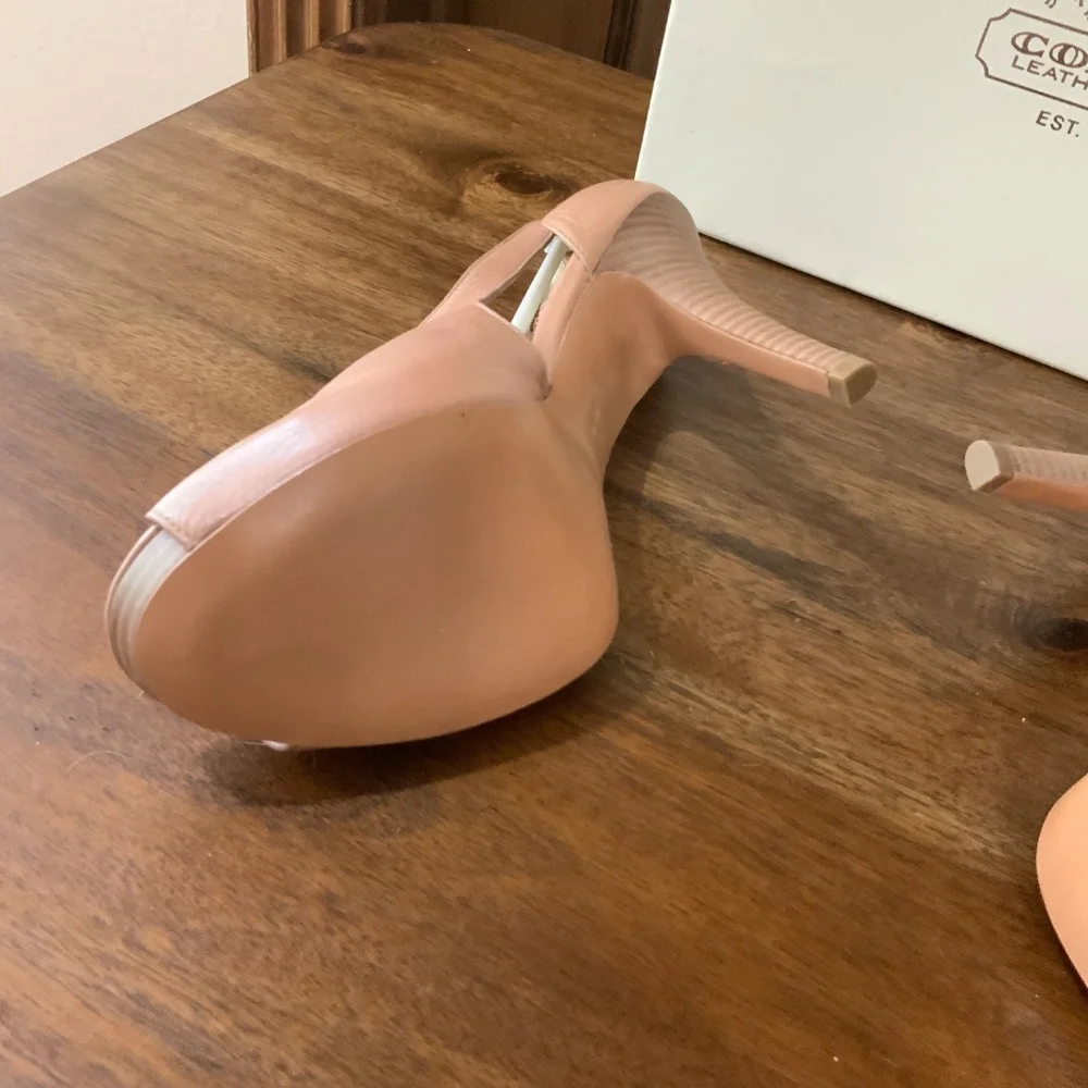 COACH Apryl Nude Nubuck Cut Out Peep Toe Logo‎ Buckle Stilettos NIB - Picture 12 of 14